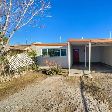 Buy this 4 bed house on 890 West Wedwick Street in Tucson, AZ 85706
