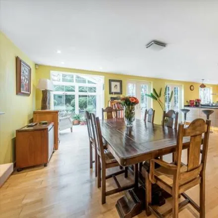 Image 3 - Spread Eagle, Forest Road, Royal Tunbridge Wells, TN2 5AJ, United Kingdom - House for sale