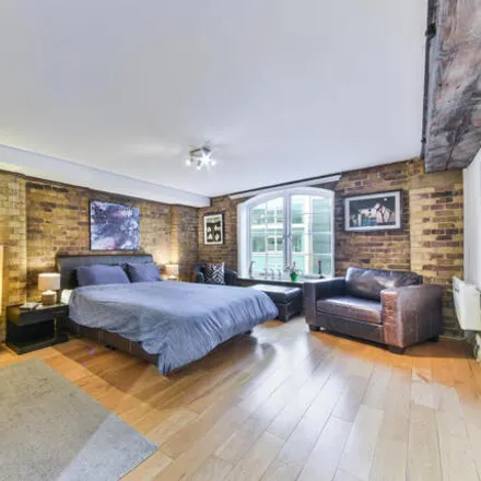 Image 6 - St Saviour's Wharf, 25 Mill Street, London, SE1 2DZ, United Kingdom - Apartment for sale