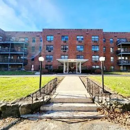 Buy this 1 bed condo on 5 Oakdale Manor in Village of Suffern, NY 10901