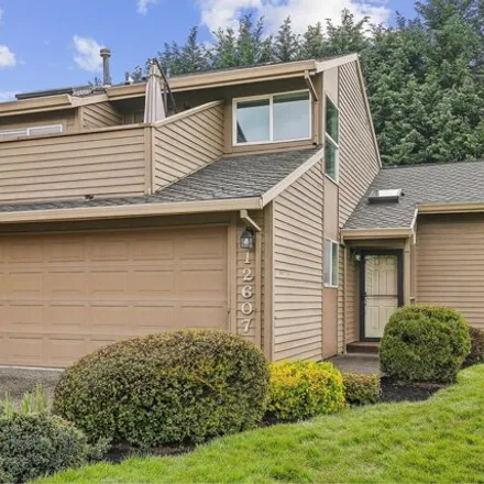 Image 2 - 12607 Southwest Barberry Drive, Beaverton, OR 97008, USA - House for sale
