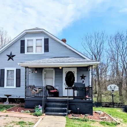 Buy this 3 bed house on Hubble Road in Stanford, KY 40422