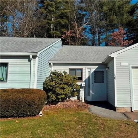 Rent this 1 bed condo on 40 Knoll Lane in Weatogue, Simsbury