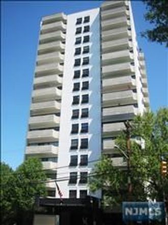 Rent this 1 bed condo on 1600 Center Avenue in Fort Lee, NJ 07024