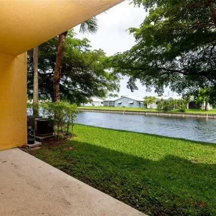 Buy this 1 bed condo on 7690 Westwood Drive in Tamarac, FL 33321
