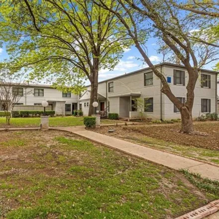 Buy this 2 bed condo on 4923 Lahoma Street in Dallas, TX 75235