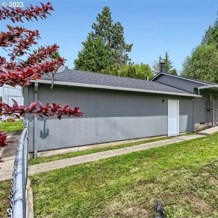 Buy this 4 bed house on 12172 Southeast Beckman Avenue in Milwaukie, OR 97222