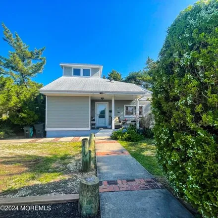 Rent this 3 bed house on 118 3rd Avenue in Manasquan, Monmouth County