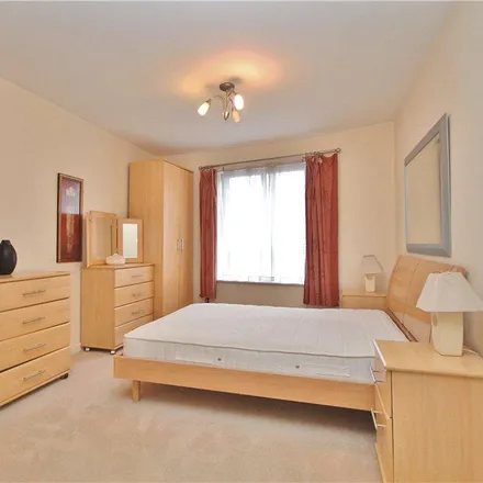 Image 4 - The Exchange, Heathside Crescent, Horsell, GU22 7PH, United Kingdom - Apartment for rent