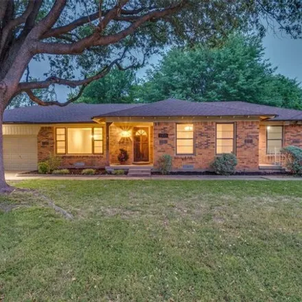 Buy this 3 bed house on 1327 Daisy Lane in Irving, TX 75061