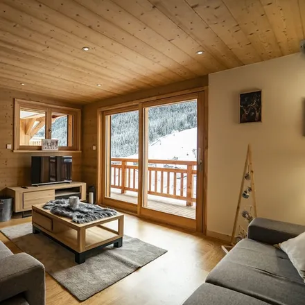 Rent this 4 bed apartment on 74390 Châtel