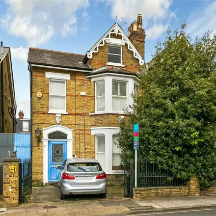 Rent this 5 bed duplex on 53 Larkfield Road in London, TW9 2PG