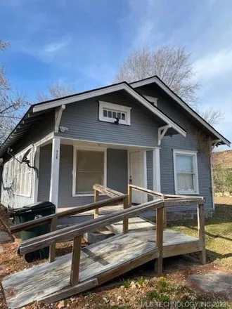 Buy this 2 bed house on 525 West Belmont Street in Okmulgee, OK 74447