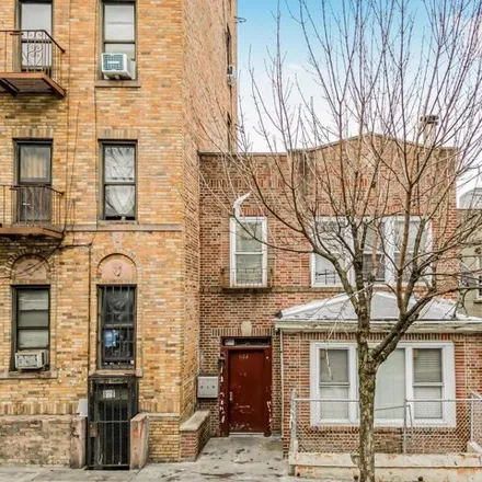 Image 3 - 1122 Anderson Avenue, New York, NY 10452, USA - House for sale