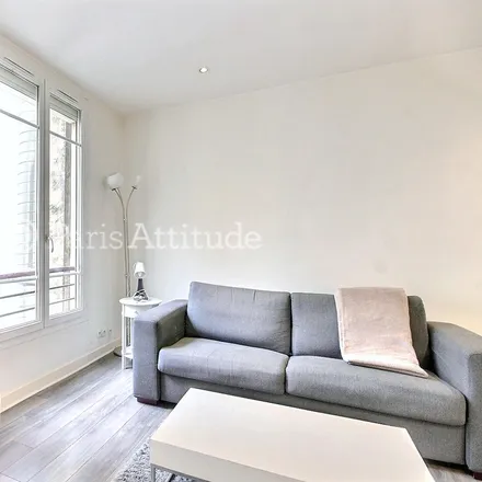 Image 5 - 8 Rue Godot de Mauroy, 75009 Paris, France - Apartment for rent