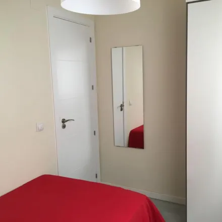 Rent this 4 bed room on Avenida de España in 28760 Tres Cantos, Spain