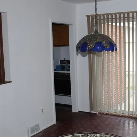 Image 7 - 18026 Breezeway, Fraser, MI 48026, USA - House for sale