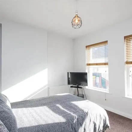 Image 3 - Sinclair Street, Belfast, BT5 6JR, United Kingdom - Apartment for rent