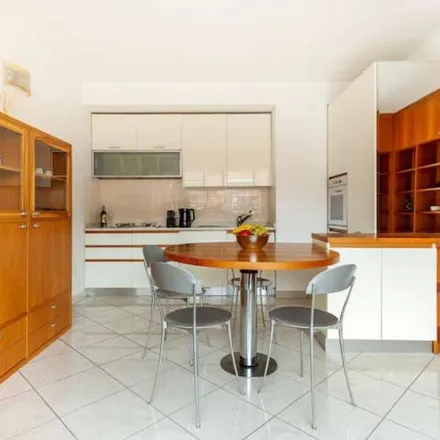 Image 4 - Via Guglielmo Marconi, 20079 Milano 3 MI, Italy - Apartment for rent
