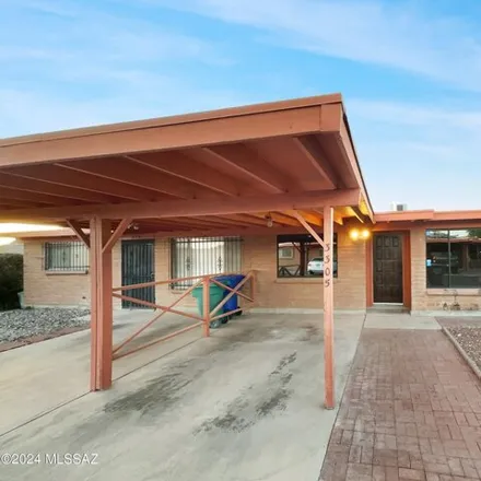 Buy this 2 bed house on 3313 East Navajo Place in Tucson, AZ 85716