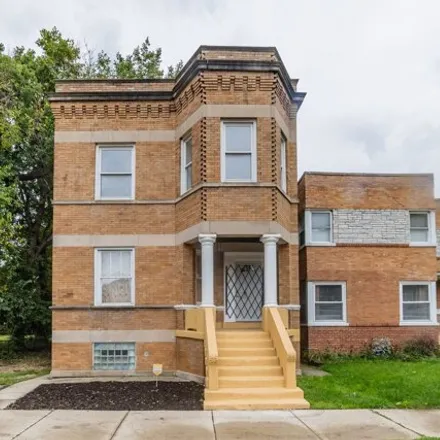 Buy this 6 bed house on 6510 South Vernon Avenue in Chicago, IL 60637