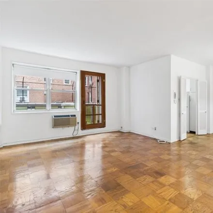 Image 2 - 110-11 72nd Ave Unit 1j, Forest Hills, New York, 11375 - Apartment for sale