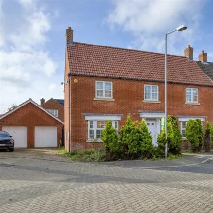 Buy this 5 bed house on 20 Peregrine Mews in Cringleford, NR4 7NB