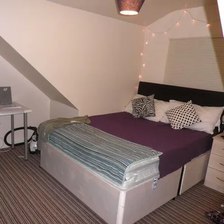 Rent this 7 bed townhouse on 45 Rookery Road in Selly Oak, B29 7DG