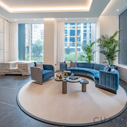 Image 1 - Maine Tower, 9 Harbour Way, Canary Wharf, London, E14 9ZP, United Kingdom - Apartment for sale