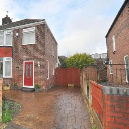 Buy this 3 bed duplex on Castle Avenue in Denton, M34 6LL