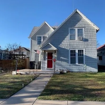 Buy this 3 bed house on 420 East 3rd Street in Newton, KS 67114