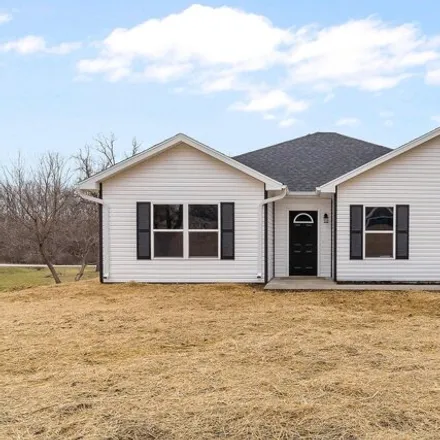 Buy this 3 bed house on 411 West Walnut Street in Auxvasse, Callaway County
