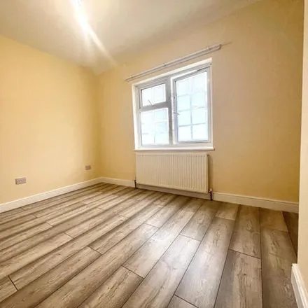 Image 7 - Treswell Road, London, RM9 6XL, United Kingdom - House for rent