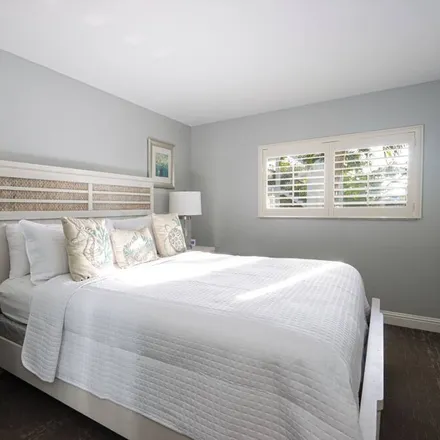 Rent this 1 bed condo on Captiva in FL, 33924