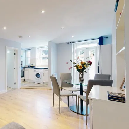 Rent this 2 bed apartment on Chiswick Road in London, W4 5DB
