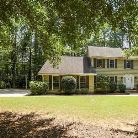Image 2 - 275 Hollyberry Drive, Roswell, GA 30076, USA - House for sale