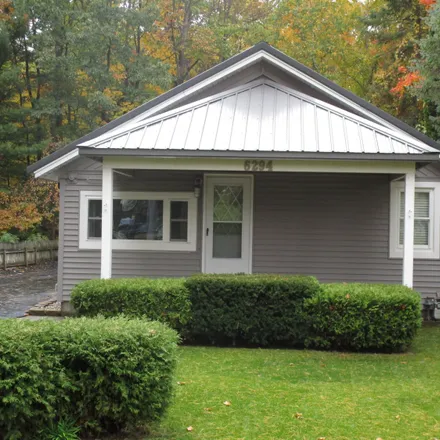 Image 3 - 6293 South Avenue, Indian River, Tuscarora Township, MI 49749, USA - House for sale