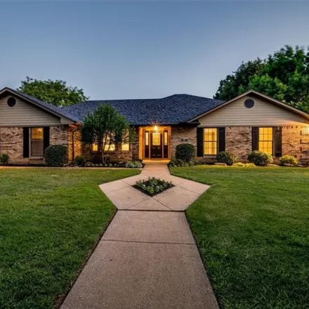 Buy this 4 bed house on Jack D Johnson Elementary School in 1301 North Carroll Avenue, Southlake