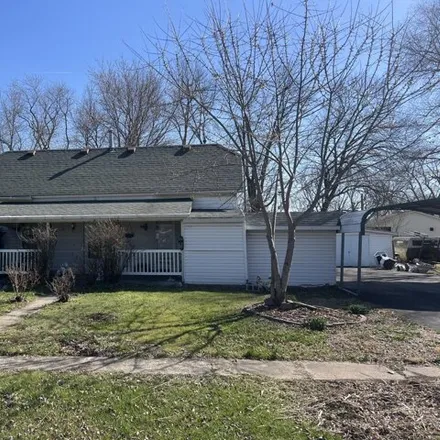 Buy this 2 bed house on 698 East Southgate Street in Centralia, MO 65240