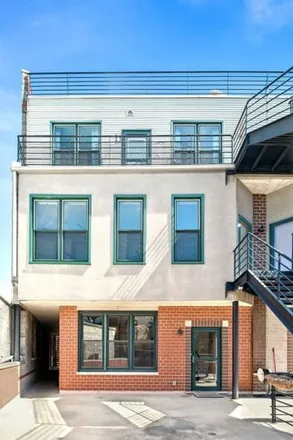 Buy this 4 bed condo on 2840 North Lincoln Avenue in Chicago, IL 60657