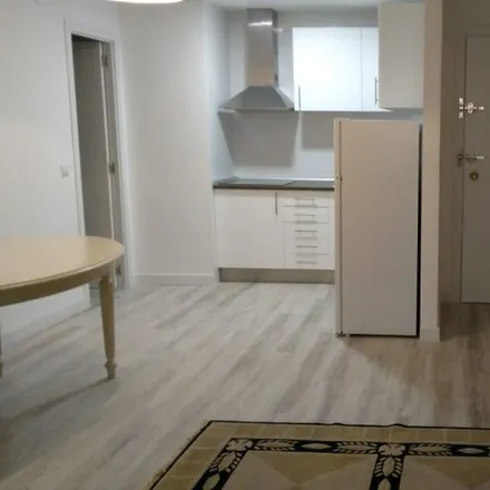 Rent this 2 bed apartment on Madrid in Avenida de Pablo Iglesias, 46