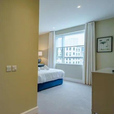 Image 4 - Eaton House, 39 Westferry Circus, Canary Wharf, London, E14 8RN, United Kingdom - Apartment for rent