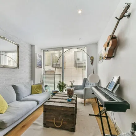 Buy this 1 bed apartment on Luna House in 37 Bermondsey Wall West, London