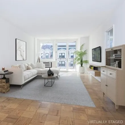 Image 1 - La Premier, West 55th Street, New York, NY 10019, USA - Apartment for rent