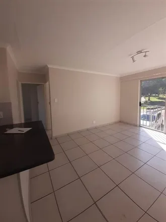 Image 1 - 80 Garnet Ave, Sunnyridge, Newcastle, South Africa - Apartment for rent