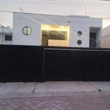 Rent this 3 bed house on Calle Nogal 213 in Delegación Epigmenio González, 76140 Querétaro