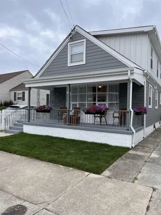 Rent this 4 bed house on 14 North Delavan Avenue in Margate City, Atlantic County