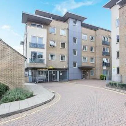 Rent this 2 bed apartment on Cline Road in London, N11 2NG