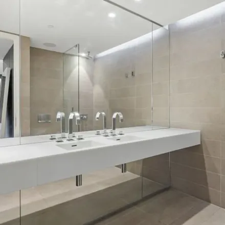 Image 7 - Zara, 61 Oxford Street, London, W1D 2EH, United Kingdom - Apartment for rent