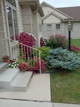 Image 4 - 69 Hickory Court, Dearborn Heights, MI 48127, USA - Condo for sale